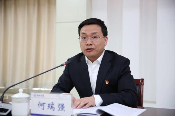 http://www.ayit.edu.cn/_mediafile/zzcs/2019/03/30/2d2e9165s1.png